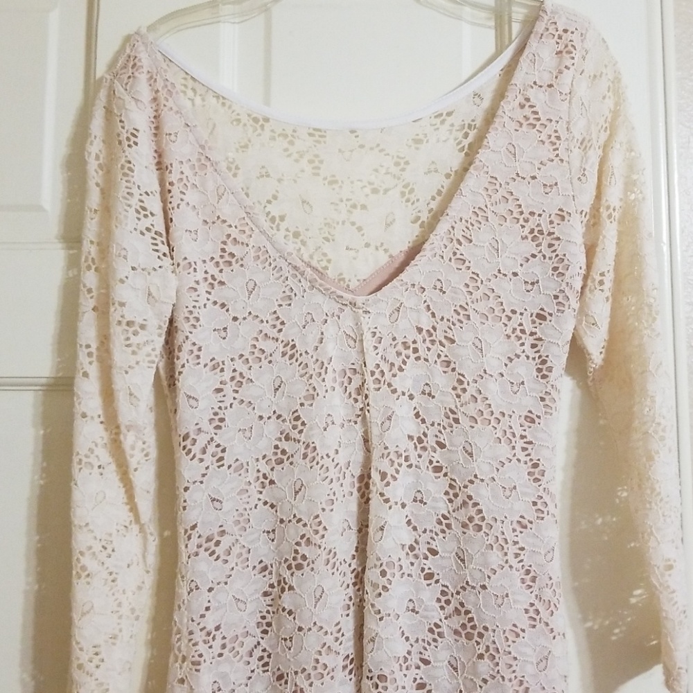 Nude lace dress - Picture 4 of 4